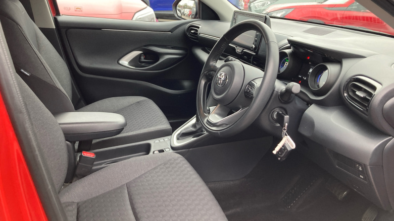 Toyota Yaris 1.5 Hybrid Design 5dr CVT Hybrid Hatchback